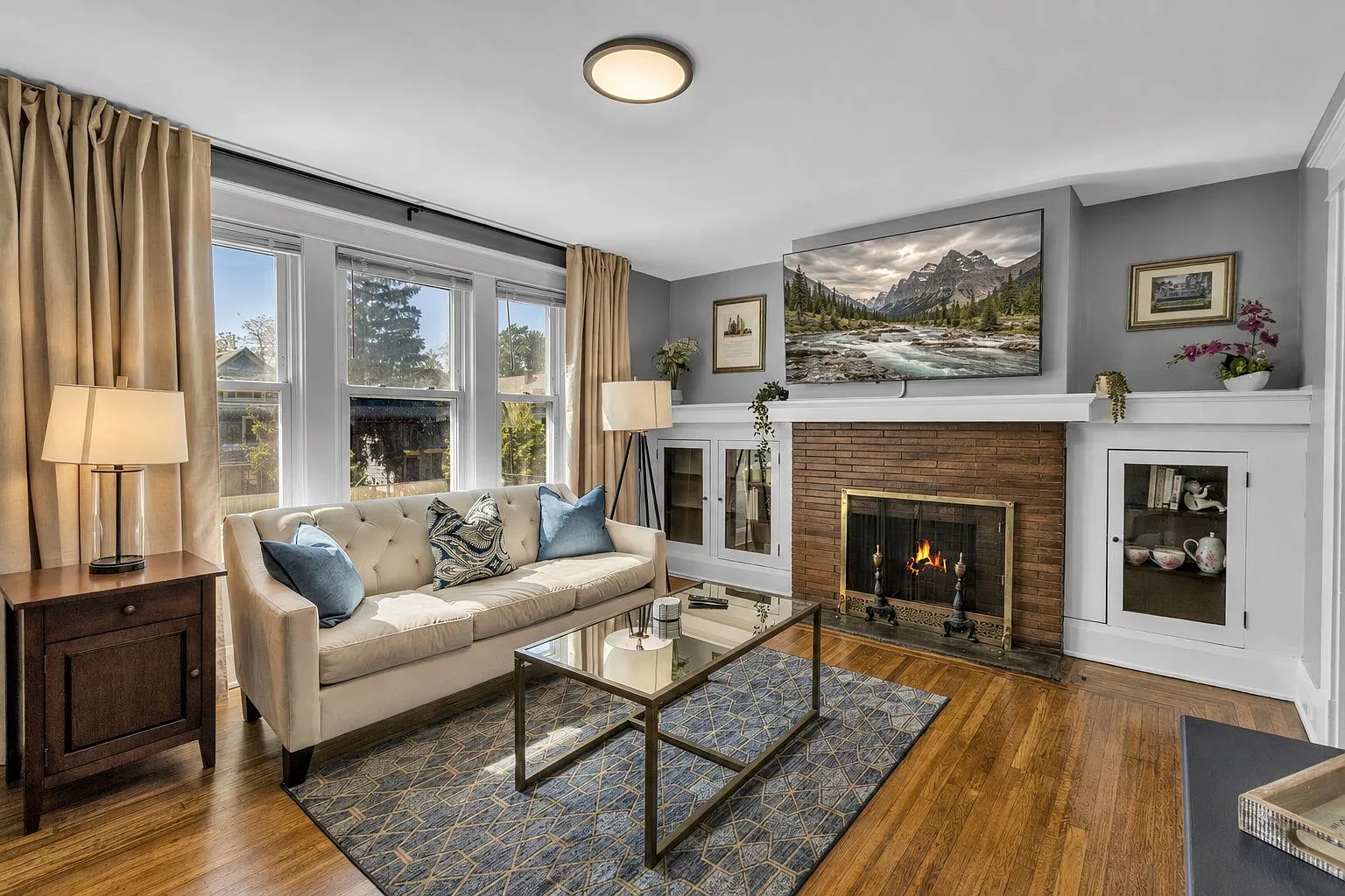 3 bed, 2.0 bath, $4,000 — Photo 2