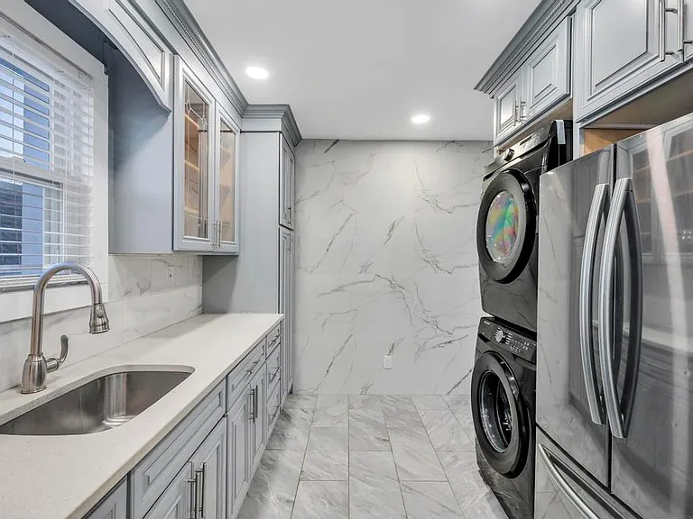 220 Grand Ave #1 — Photo 11