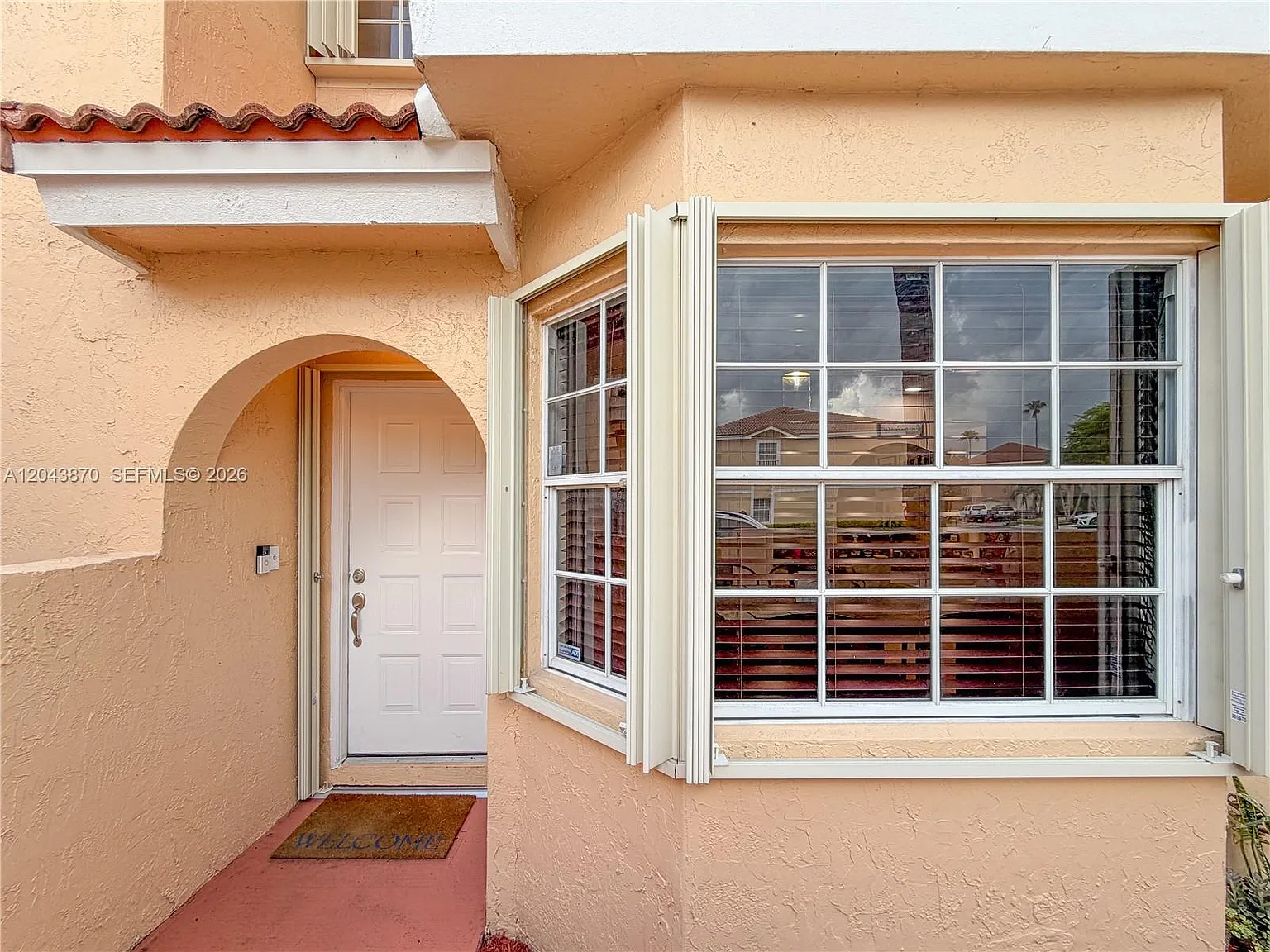 Portofino Condominium — Photo 4