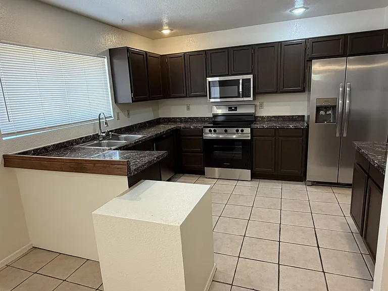 6220 W Beryl Ave — Photo 6