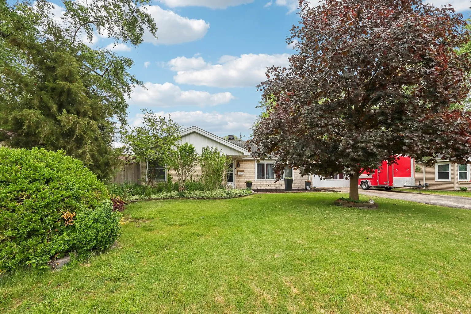 11537 S Neenah Ave photo 1