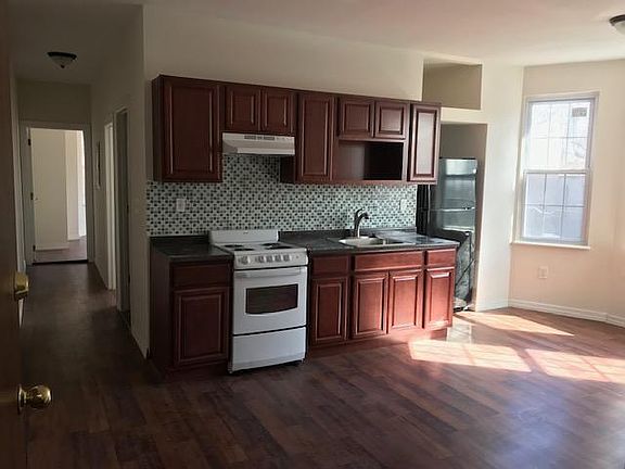 3rd image of 1101 W Lehigh Ave #6