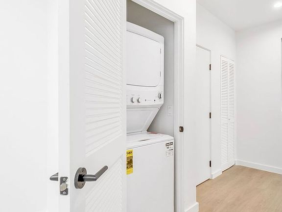 5th image of 1132-1142 Princeton St #1138-G