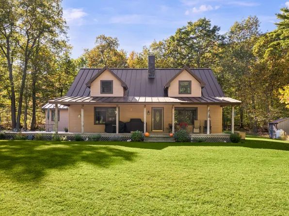 28 Oak Drive, Gray, ME 04039