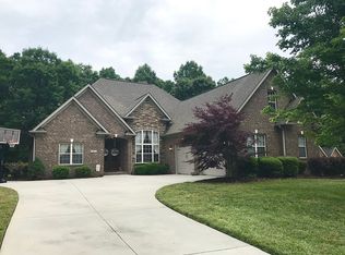 391 Southern Woods Dr, Winston Salem, NC 27107