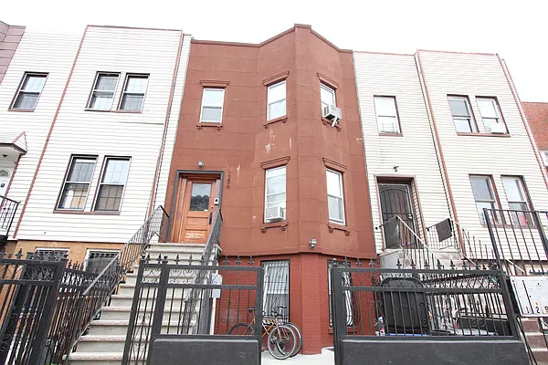 Rented by Prime Block Realty, LLC | media 23