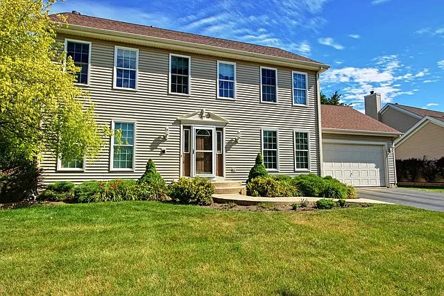1940 White Oak Ln photo 1
