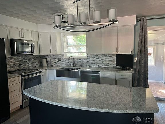 2nd image of 575 Hathaway Trl