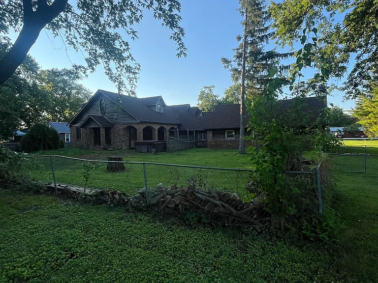 311 W Jefferson St — Photo 22