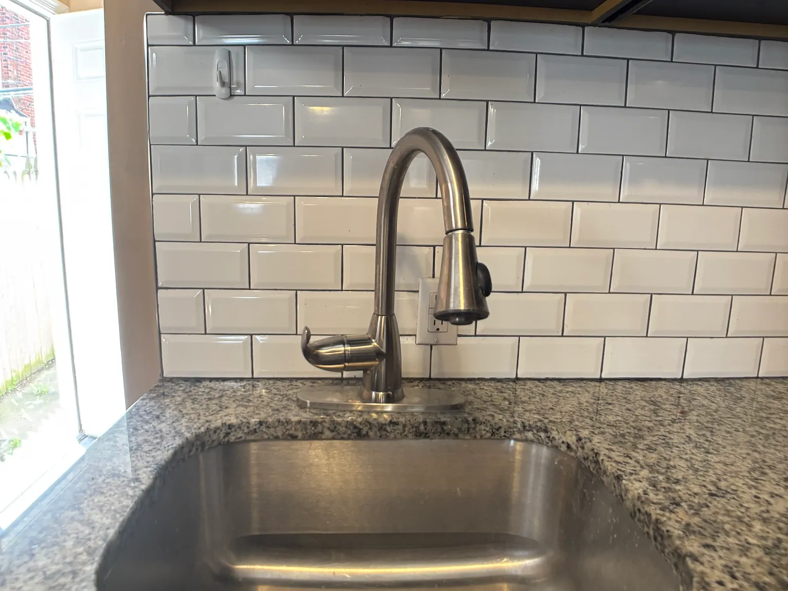 3 bed, 1000 sqft, $1,250 — Photo 4