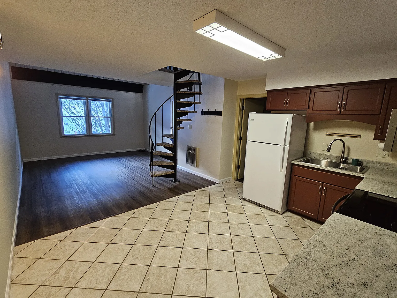 3 bed, 1134 sqft, $1,800 — Photo 1