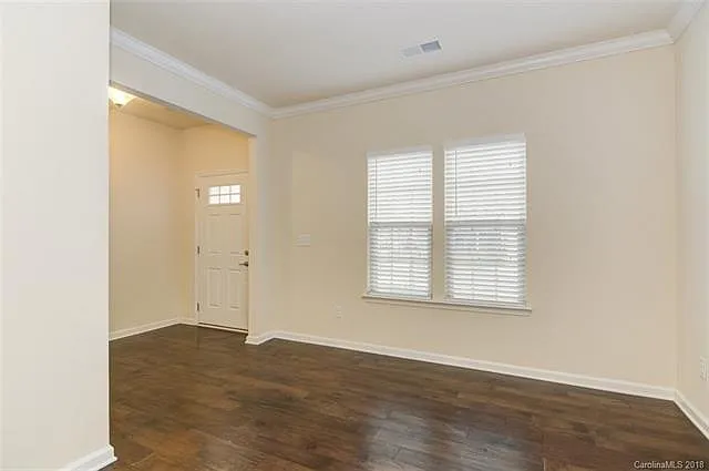 5620 Selkirkshire Rd — Photo 3