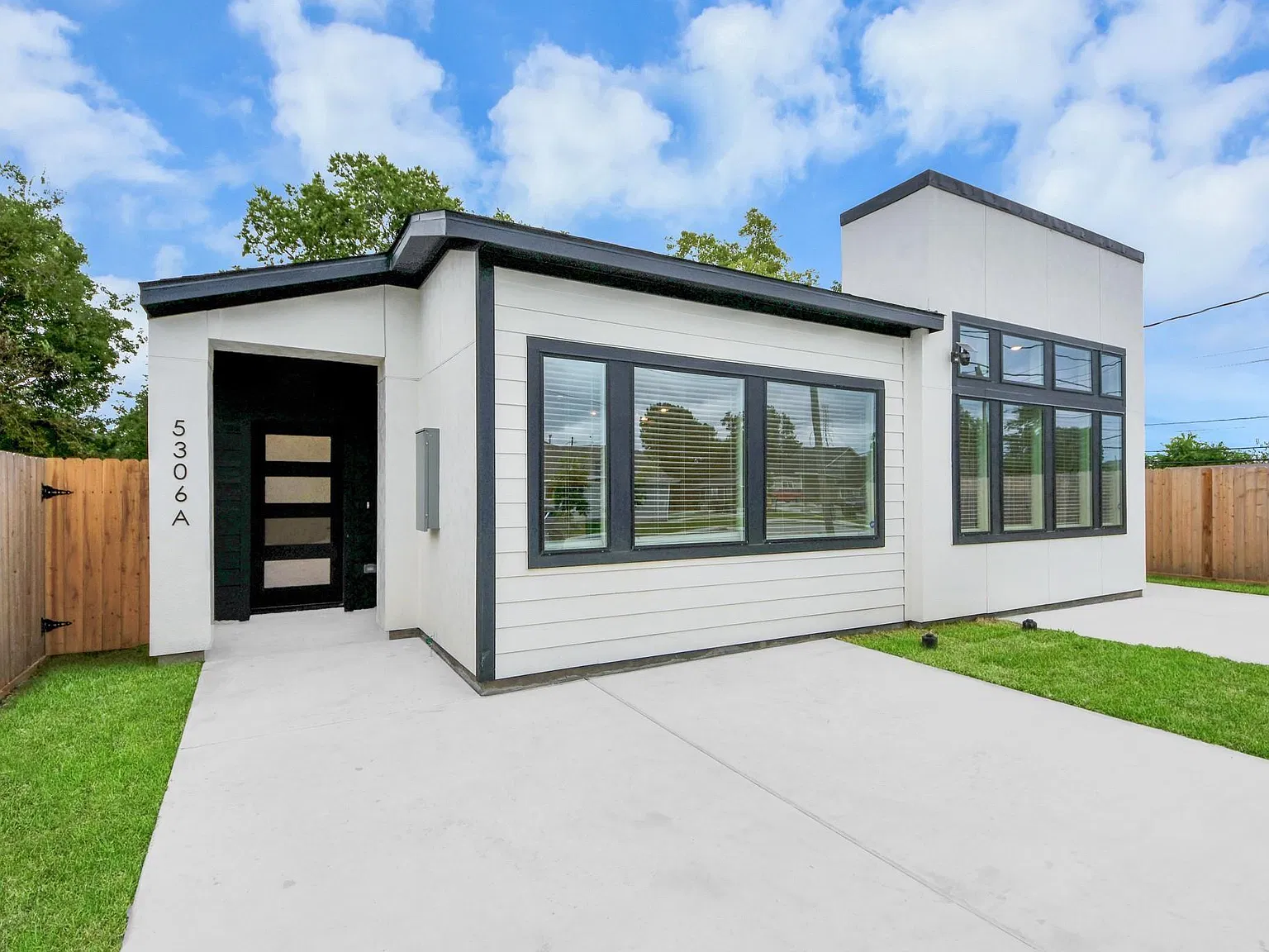 5306 Eastland St — Photo 3