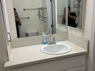 15722 S B St, Tustin, CA 92780