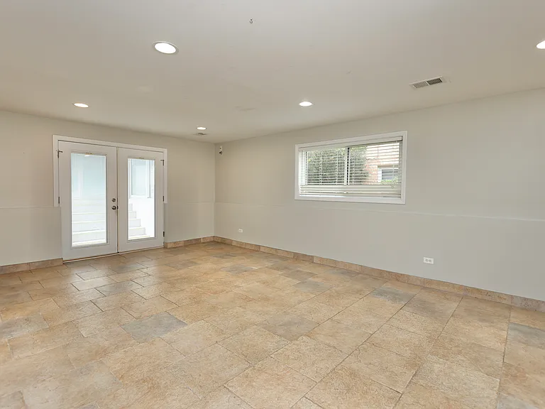 613 Leamington Ave — Photo 25