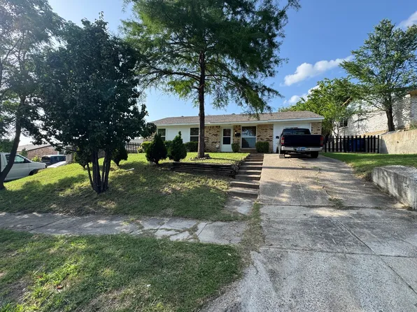 755 Botany Bay Dr, Dallas, TX 75211