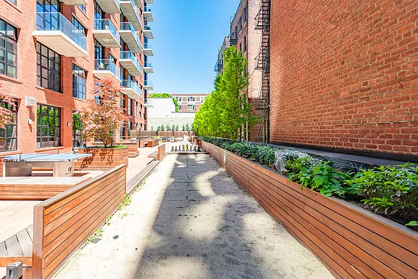 Rented by MySpaceNYC | media 40