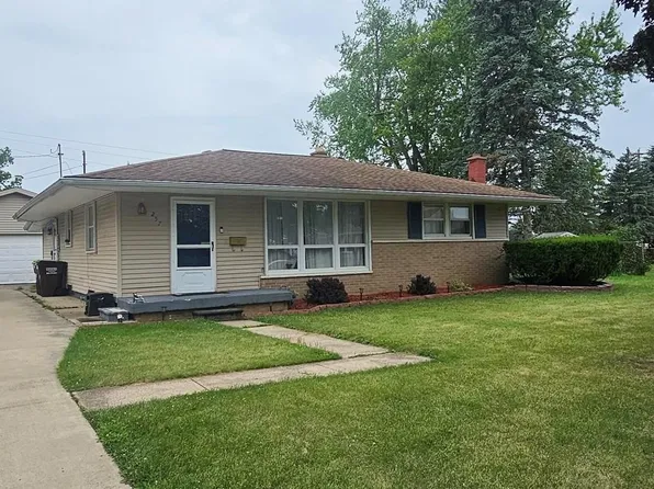 257 Renfrew Ct, Adrian, MI 49221