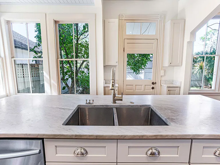 2506 Jefferson St — Photo 28