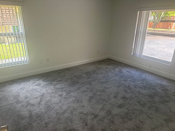 5th image of 18913 Oakland Hills Dr #1