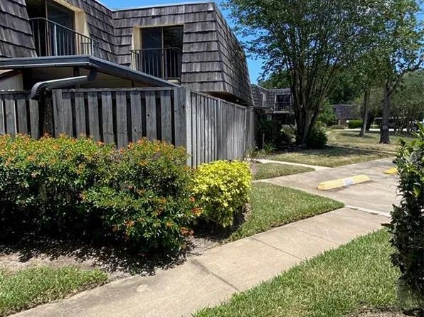 1004 Royal Oak Blvd, Leesburg, FL 34748