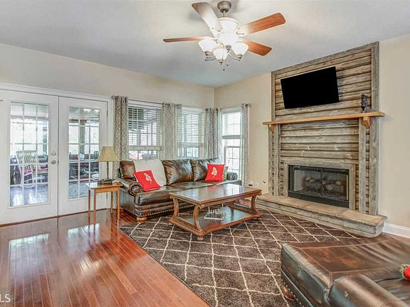 5th image of 310 Ryans Ct