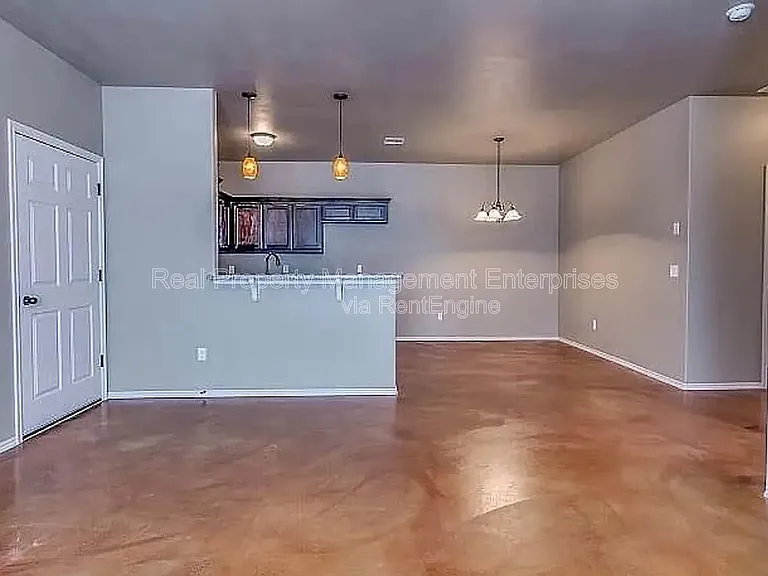 1846 Cypress Ln — Photo 4