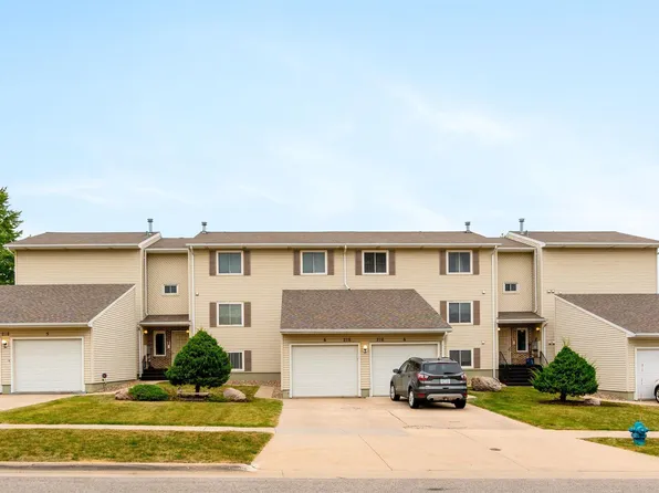 218 W Park Ln APT 1, Waterloo, IA 50701