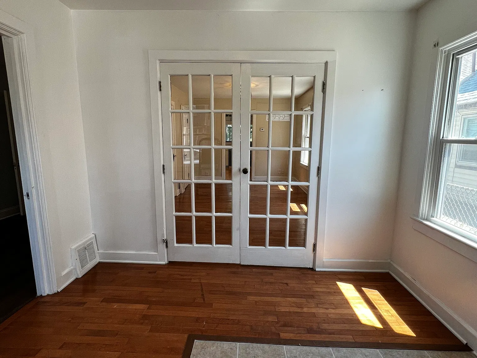 3 bed, 1100 sqft, $1,950 — Photo 4