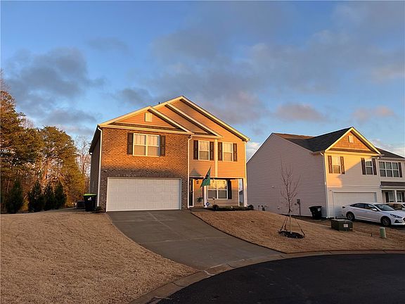3rd image of 412 Sweetgrass Ln