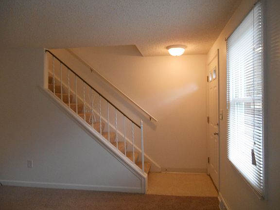2nd image of 115 Creekside Dr