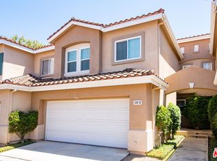 596 Fenwick Way APT B, Simi Valley, CA 93065