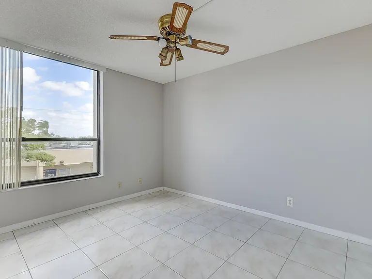 6751 N University Dr #302 — Photo 20