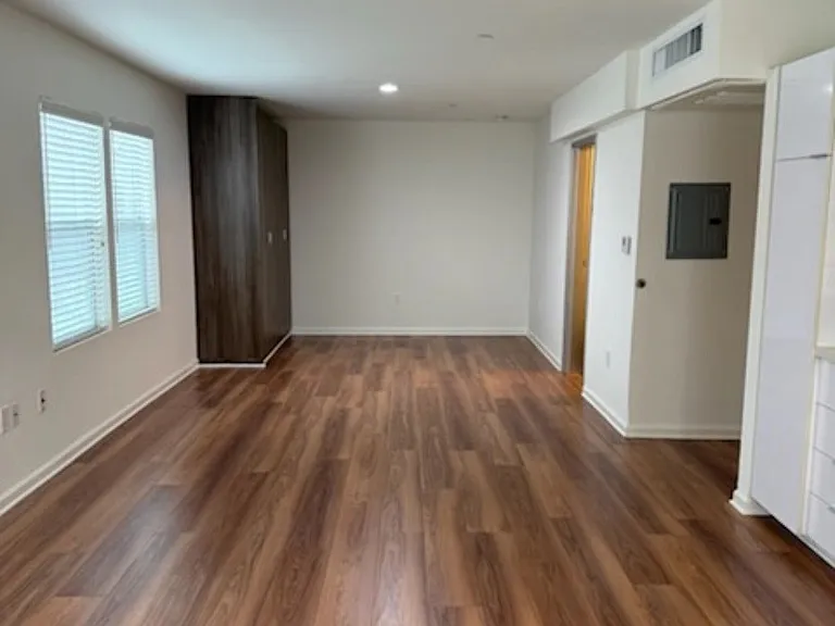 309 S Berendo St #5 — Photo 4