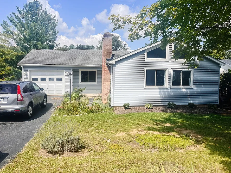 2008 Christopher Dr