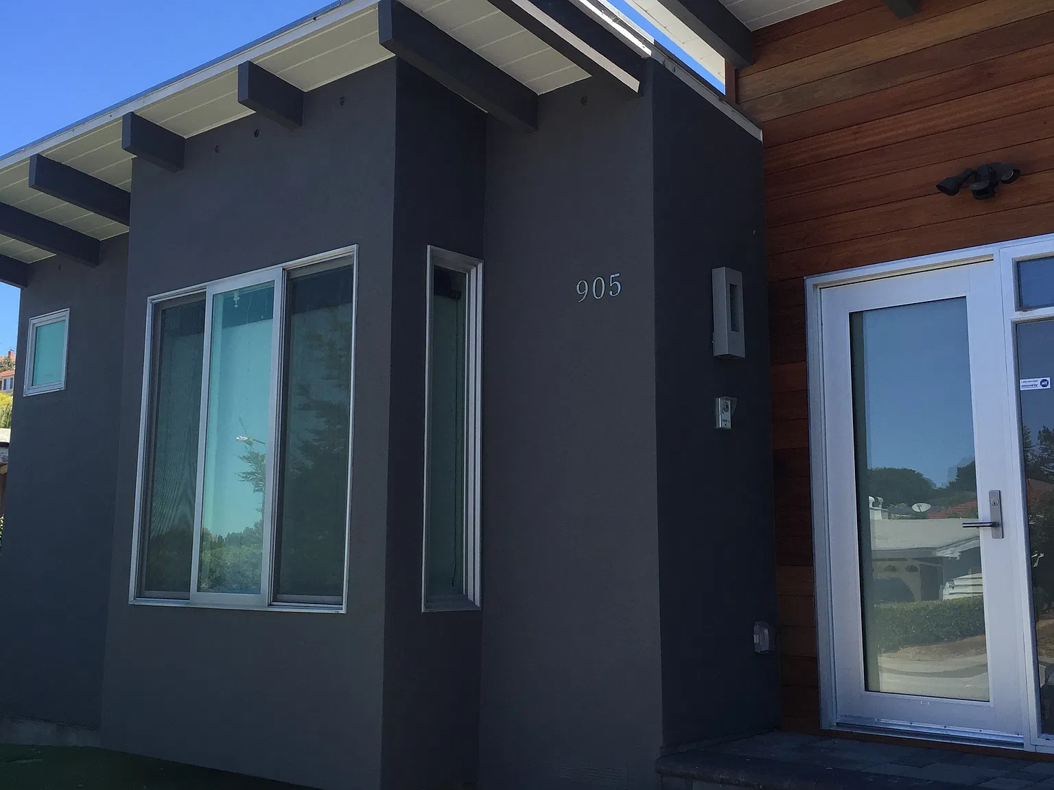 4 bed, 1960 sqft, $6,850 — Photo 2