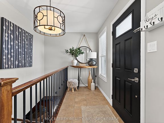 4th image of 994 Palace Rd