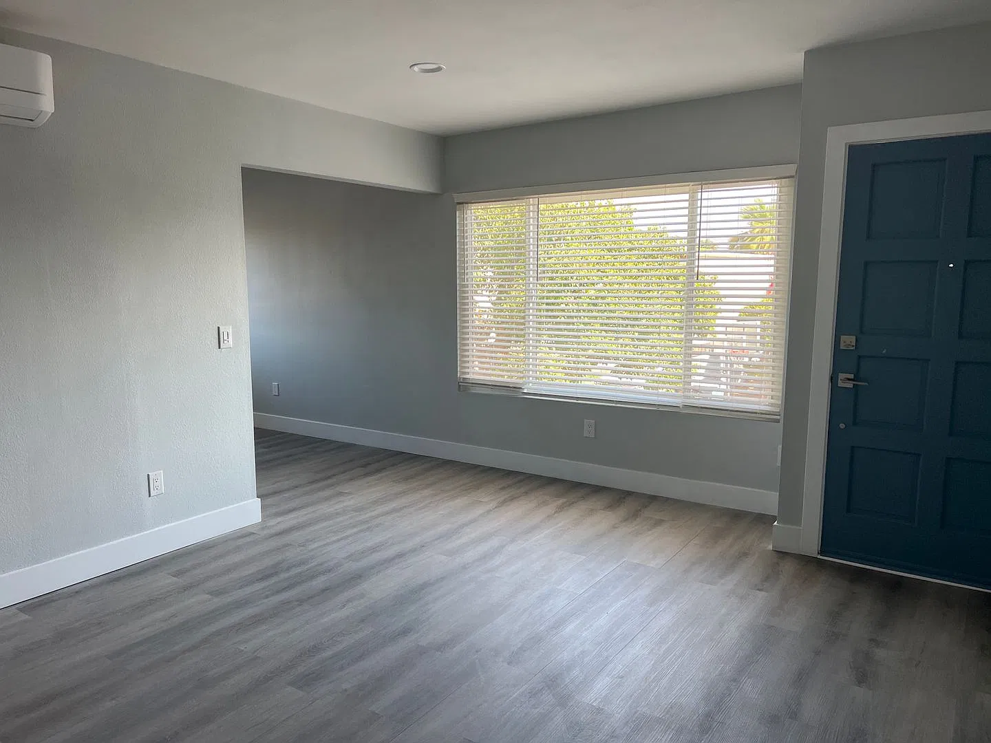 Gorgeous Upstairs Apt! Two Reserved Parking Spaces! — Photo 3