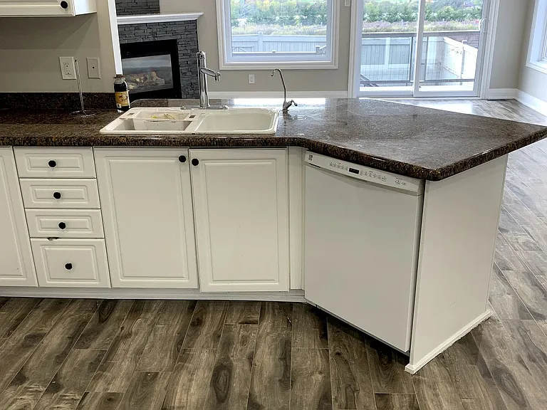 73 Logan Ct #UPPER — Photo 8