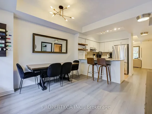 163 Bleecker St #111, Toronto, ON M4X 1L9