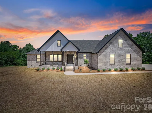 140 Ridgeline Dr, Salisbury, NC 28146