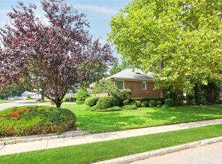 556 Harrison Ave, East Meadow, NY 11554