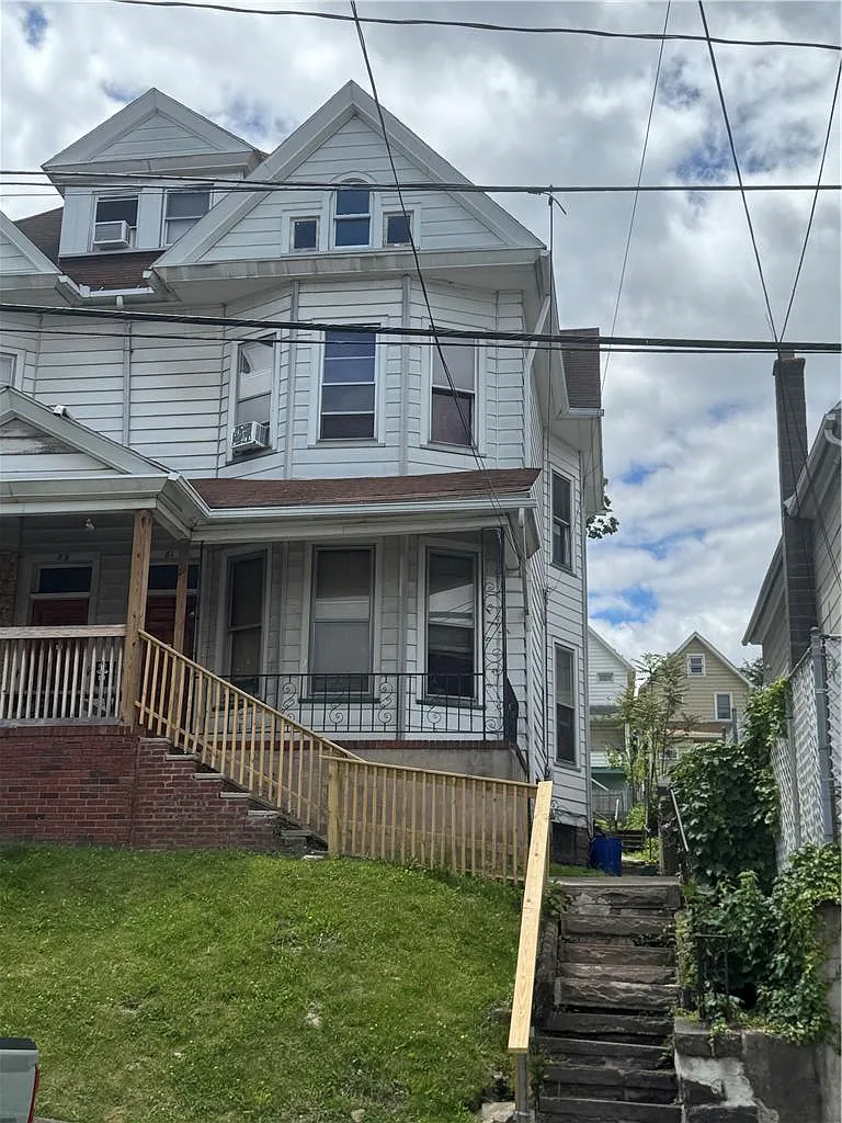 1 bed, 1.0 bath, 631 sqft, $1,000 — Photo 1