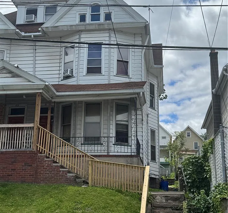 81 Dana St #3
