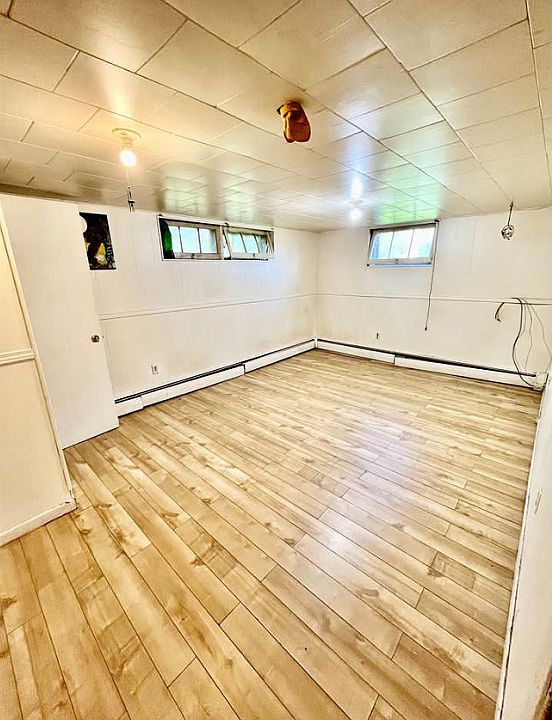 2nd image of 1003 Smythe St Room 2