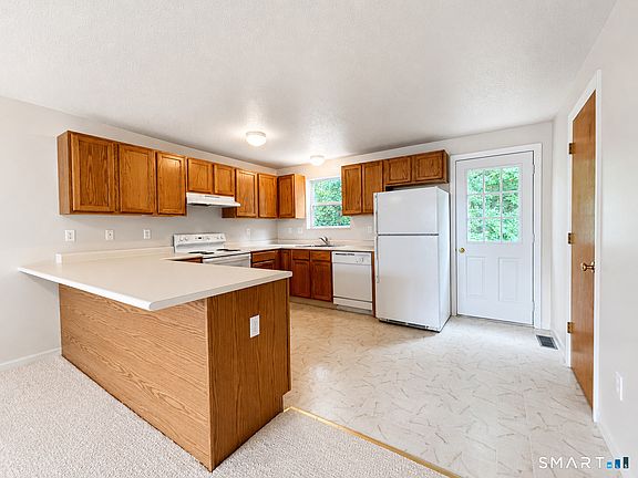 4th image of 11 Holly Lane #11
