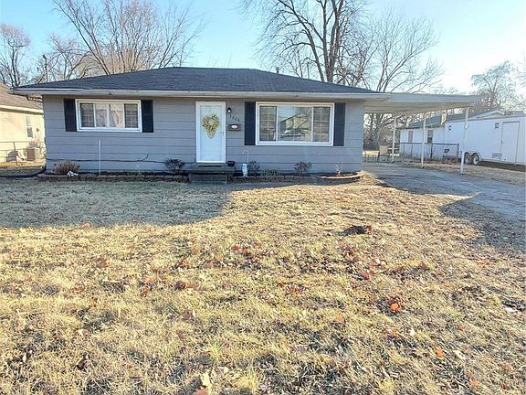 2nd image of 3028 Circle Dr