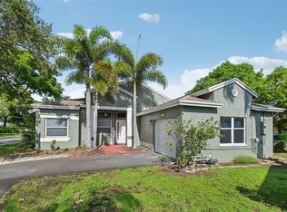 10681 Lago Welleby Dr, Sunrise, FL 33351