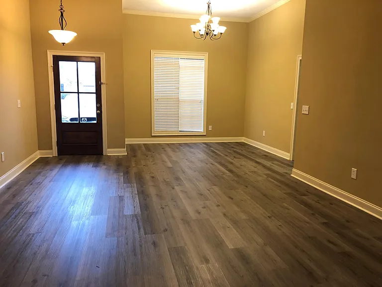 408 Kirkwood Dr — Photo 5