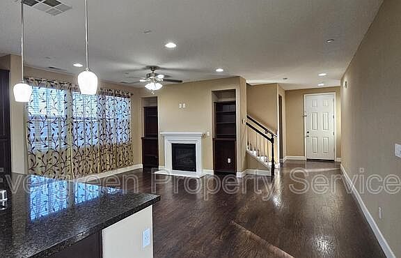 3rd image of 894 Willow Bridge Dr